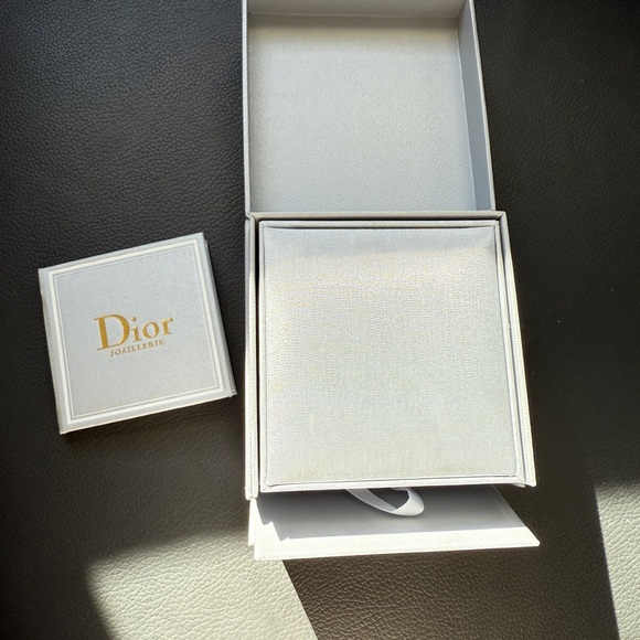 Dior Rose Des Vents Necklace - Picture 11 of 11